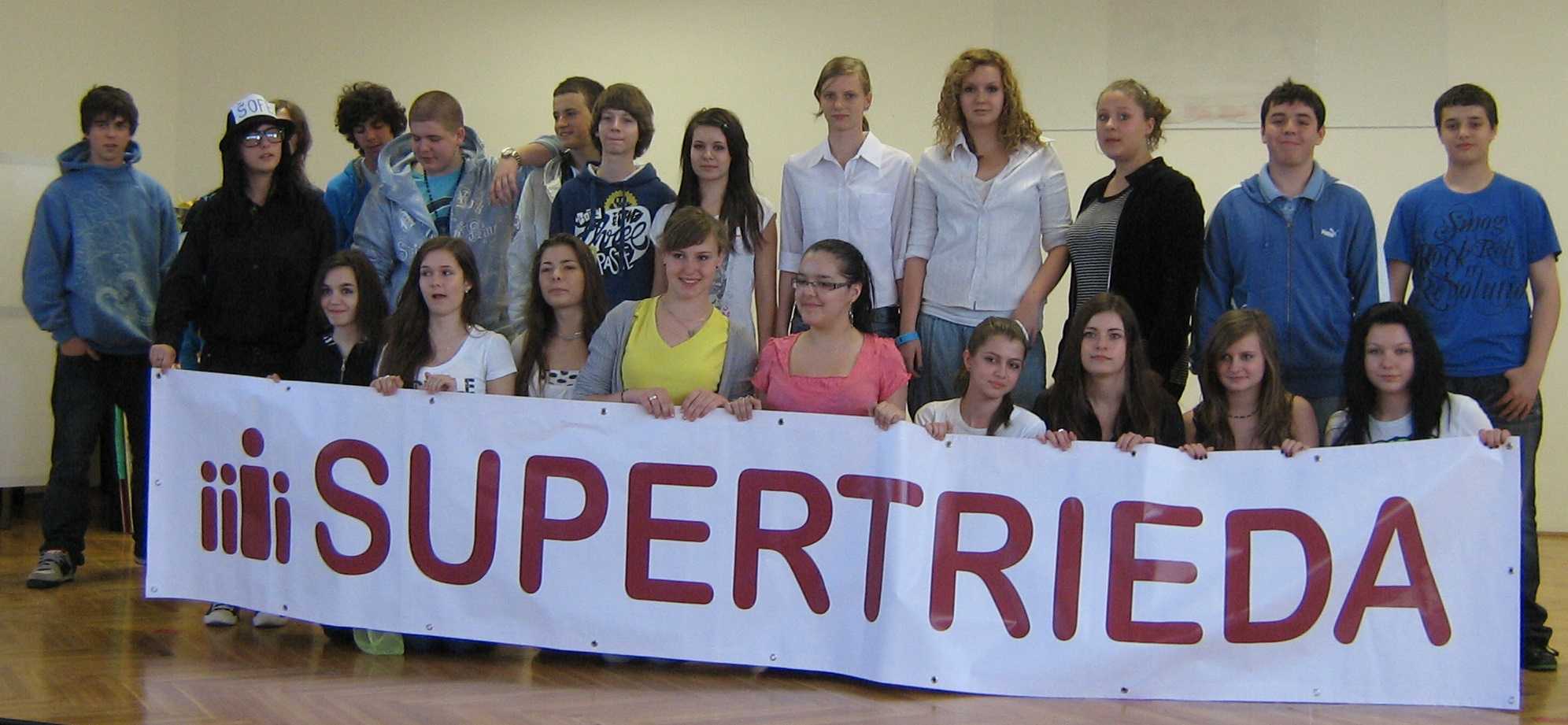 supertrieda2.jpg